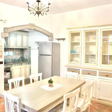 Apartamento Sweet With Swimming Pool By Er Olbia